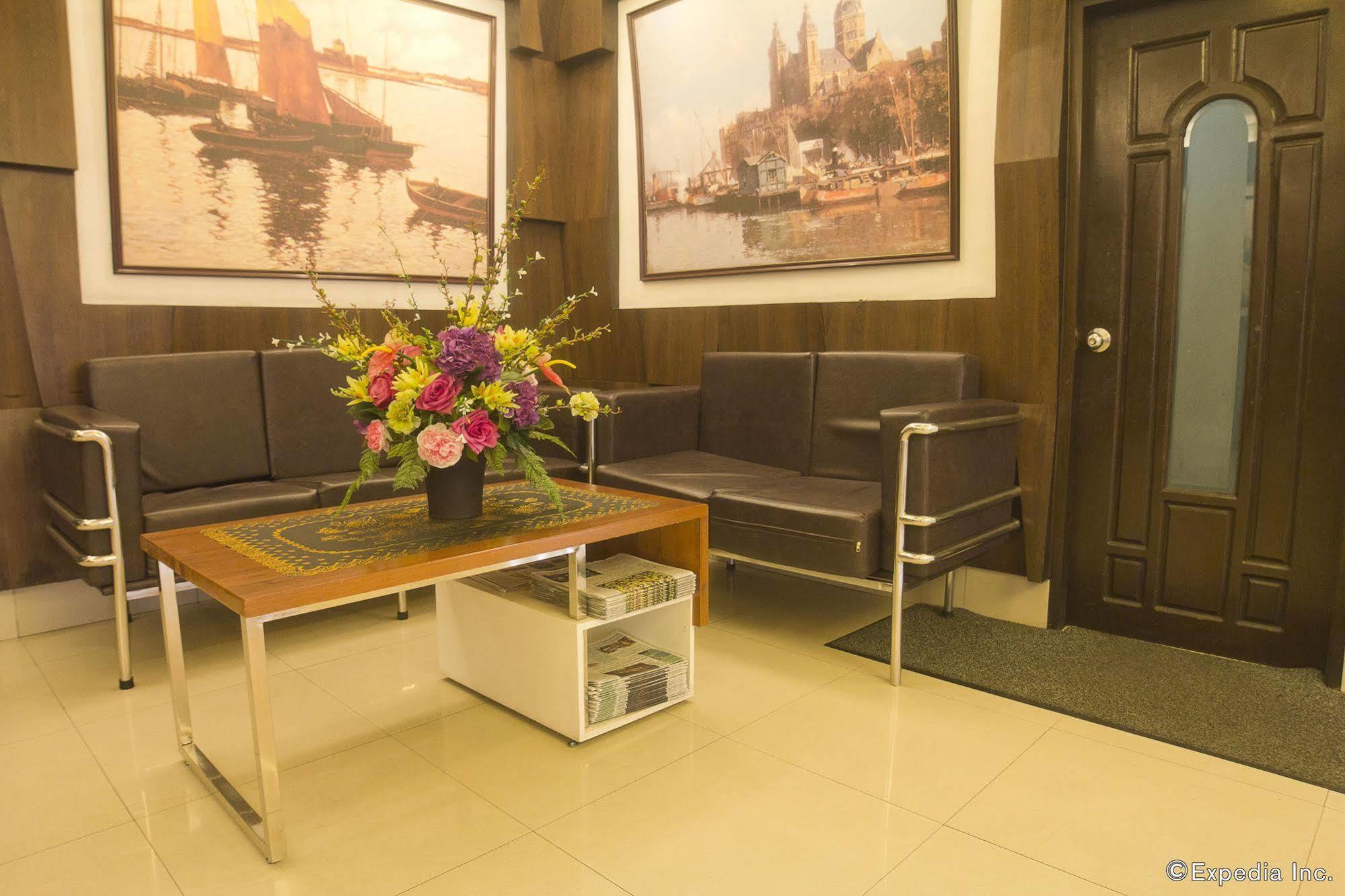 Eurotel North Edsa Кесон-Сити Экстерьер фото